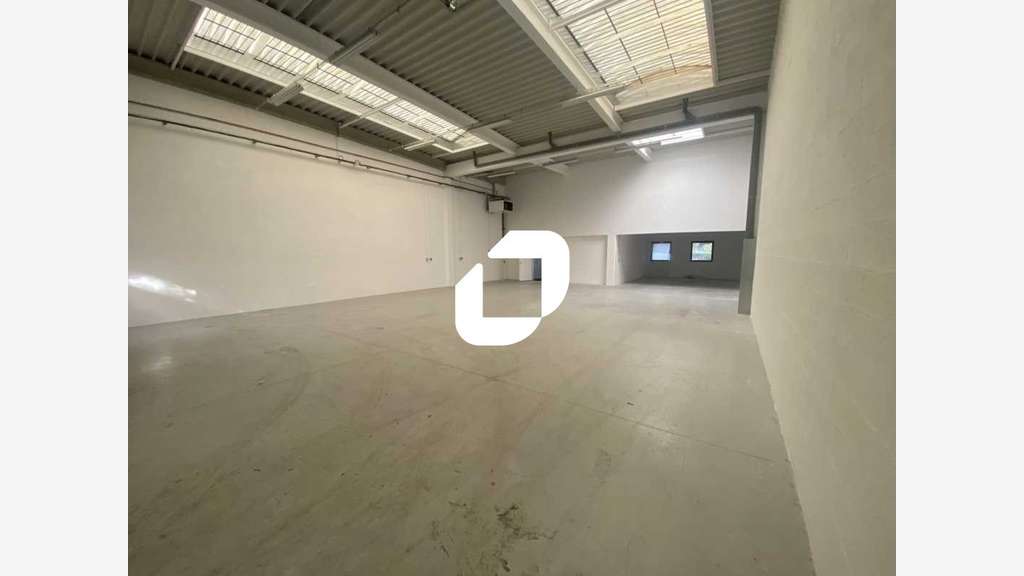 A louer Local d'activité 356m² Lieusaint