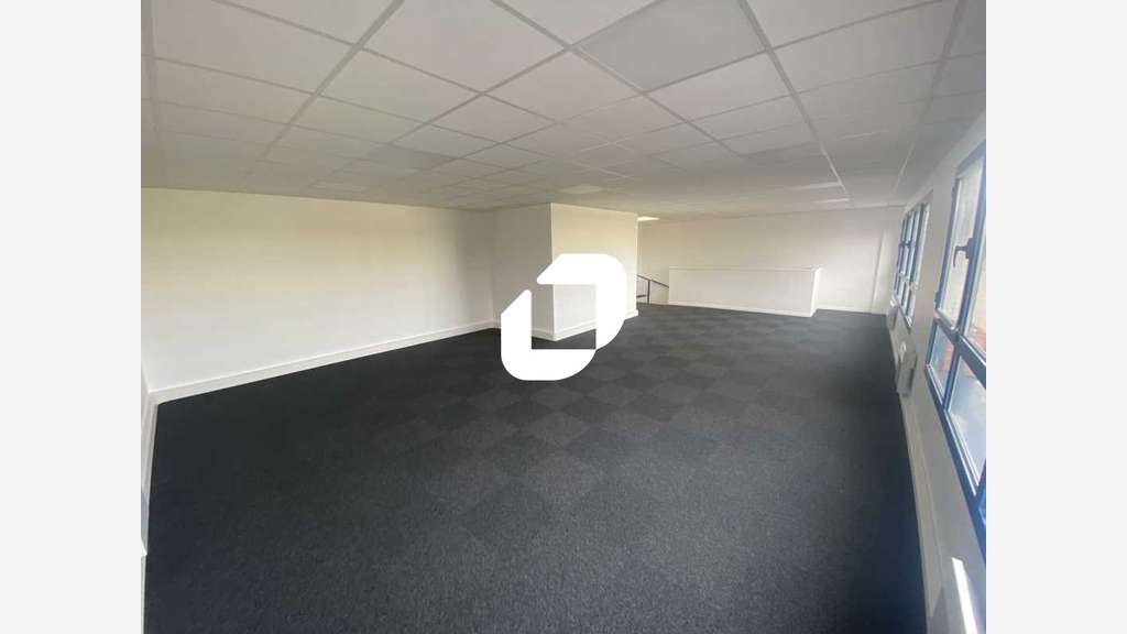 A louer Local d'activité 356m² Lieusaint