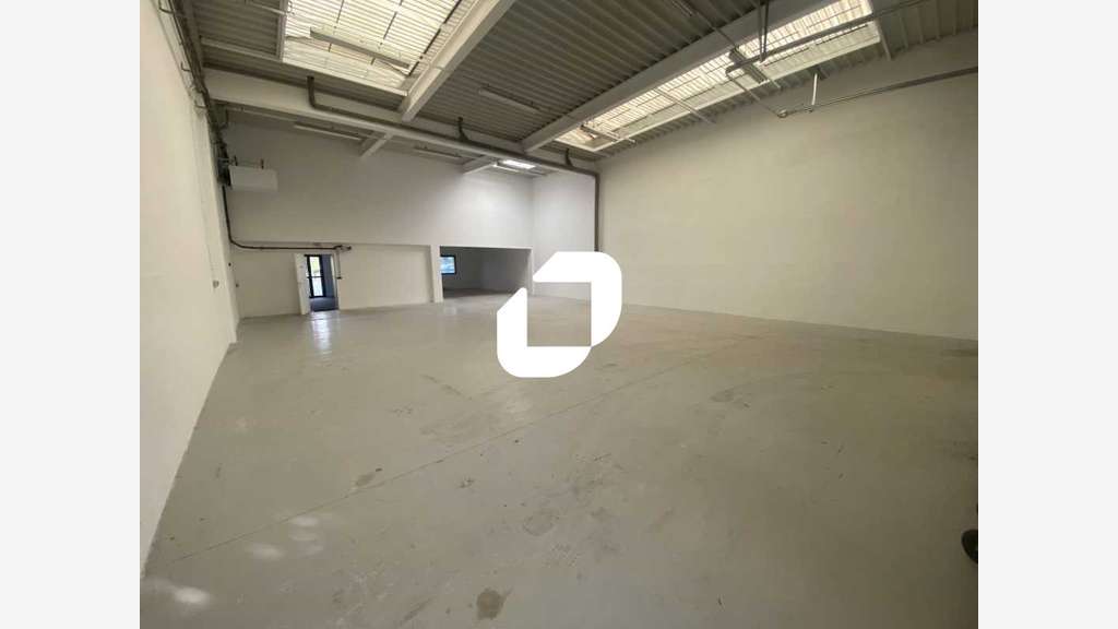 A louer Local d'activité 356m² Lieusaint