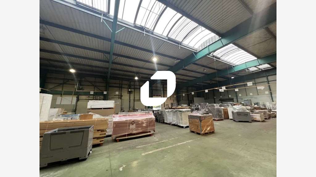 A louer Local d'activité 2551m² Lieusaint