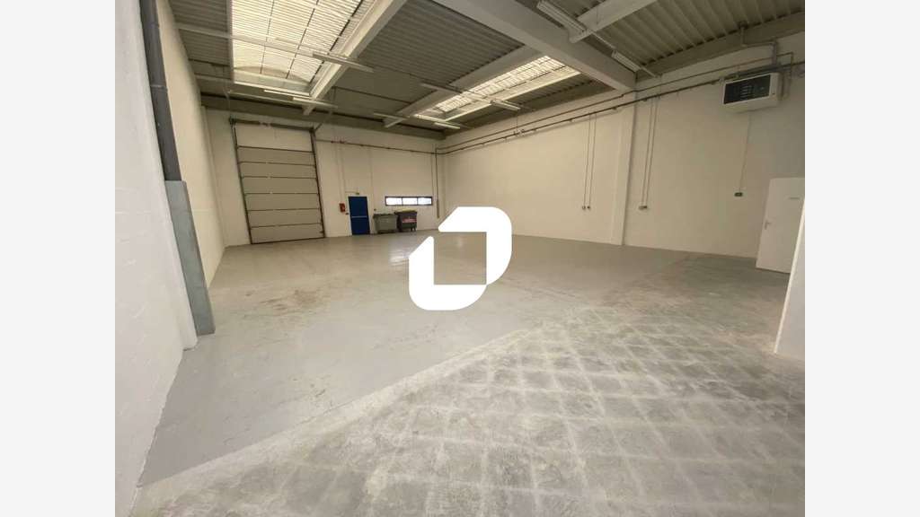A louer Local d'activité 240m² Lieusaint
