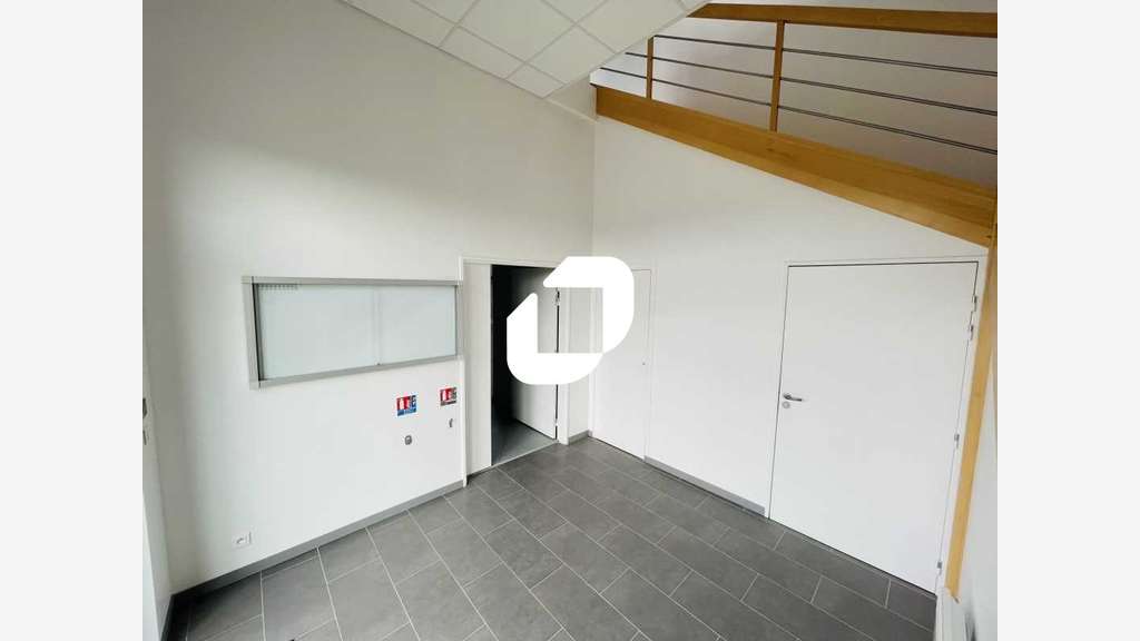 A louer Local d'activité 186m² Lieusaint