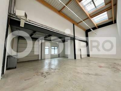 A louer local d'activité 297m² à Lieusaint
