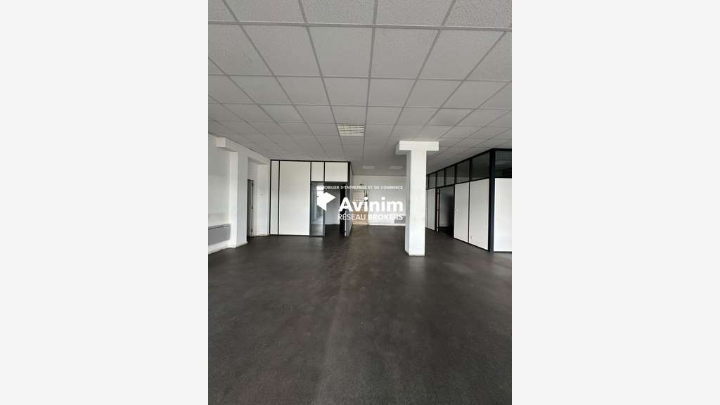 A louer local d'activité de 1 720m² à Lieusaint