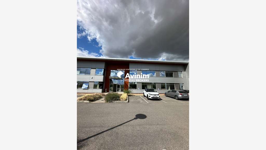 A louer local d'activité de 1 720m² à Lieusaint