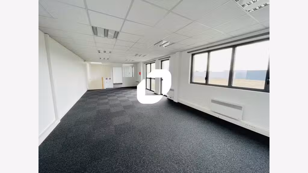 A louer Local d'activité 1369m² Lieusaint