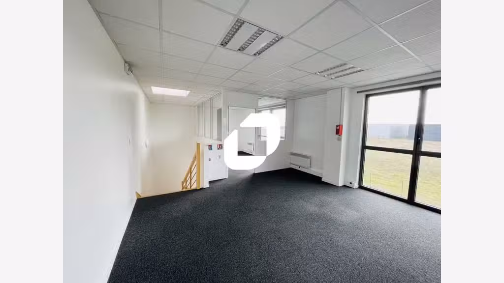 A louer Local d'activité 1369m² Lieusaint