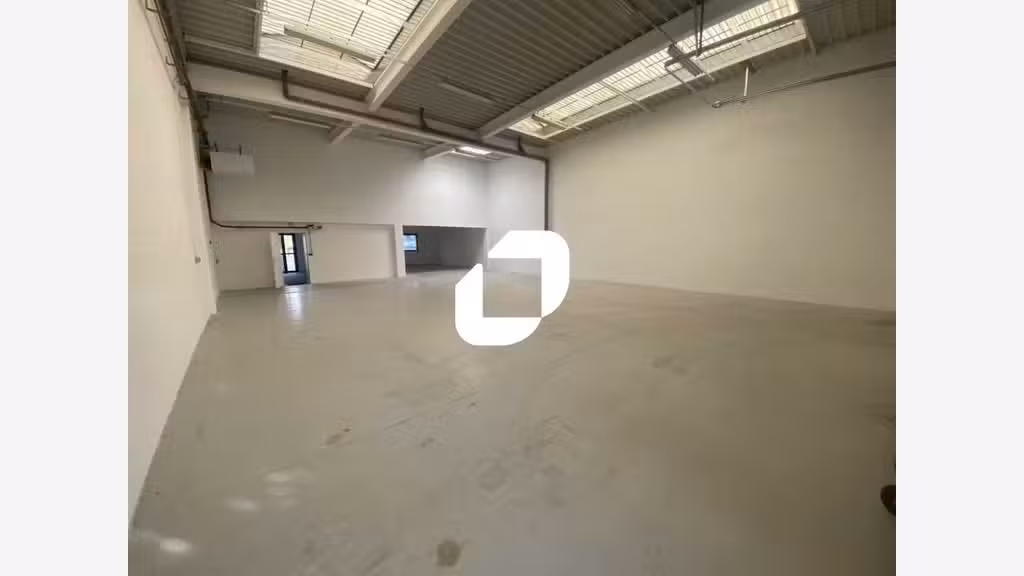 A louer Local d'activité 1181m² Lieusaint