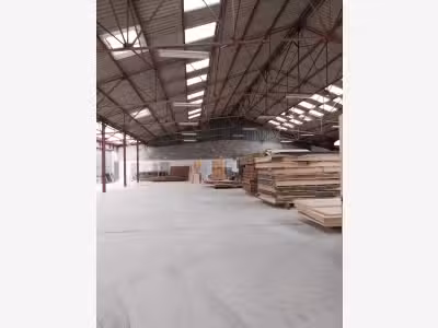 Site industriel 10000m² empl stratégique à Liffol