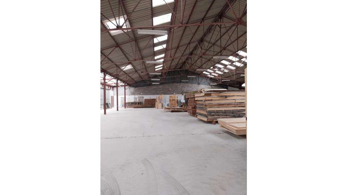 Site industriel 10000m² empl stratégique à Liffol