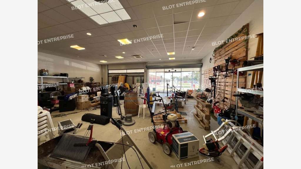 A LOUER - LOCAL COMMERCIAL / ACTIVITES - LIFFRE -