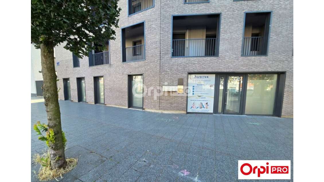 A louer local commercial de 96m² à Lille (59000)