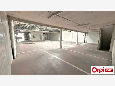 A louer local 560m² Lille axe majeur