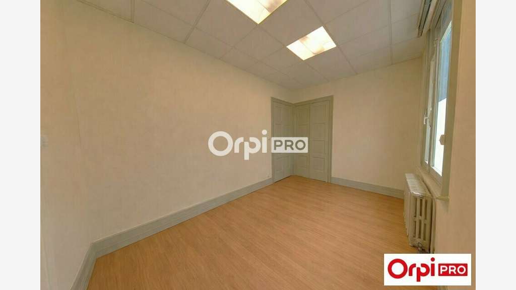 A louer local professionnel 127m² à Lille (59000)