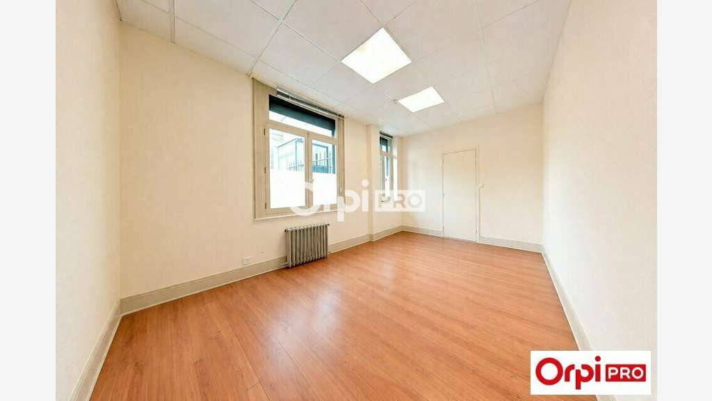 A louer local professionnel 127m² à Lille (59000)