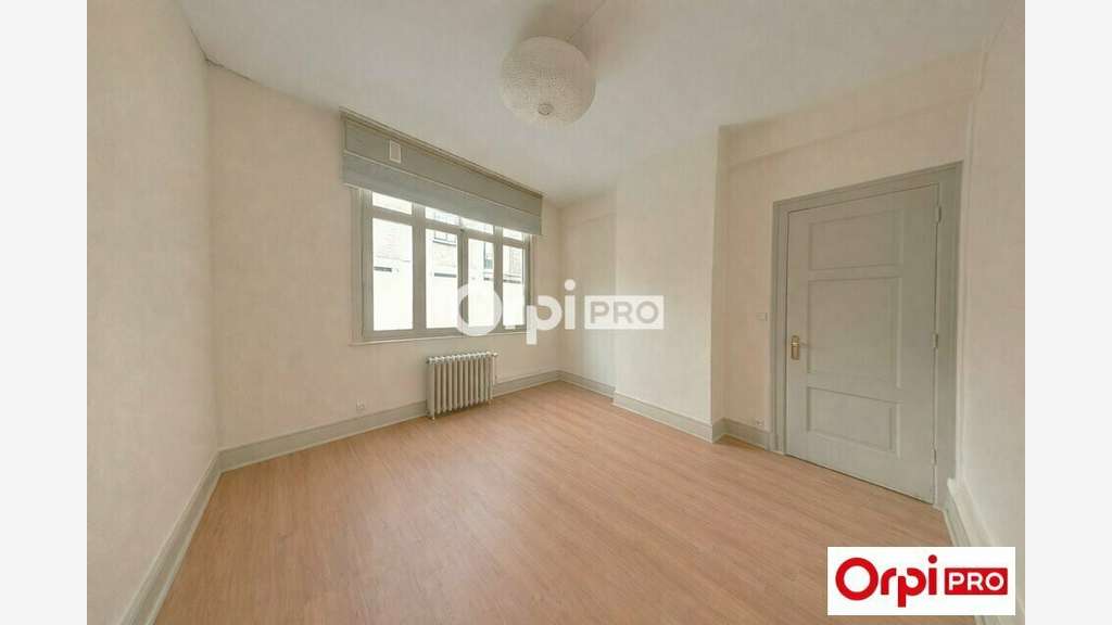 A louer local professionnel 127m² à Lille (59000)