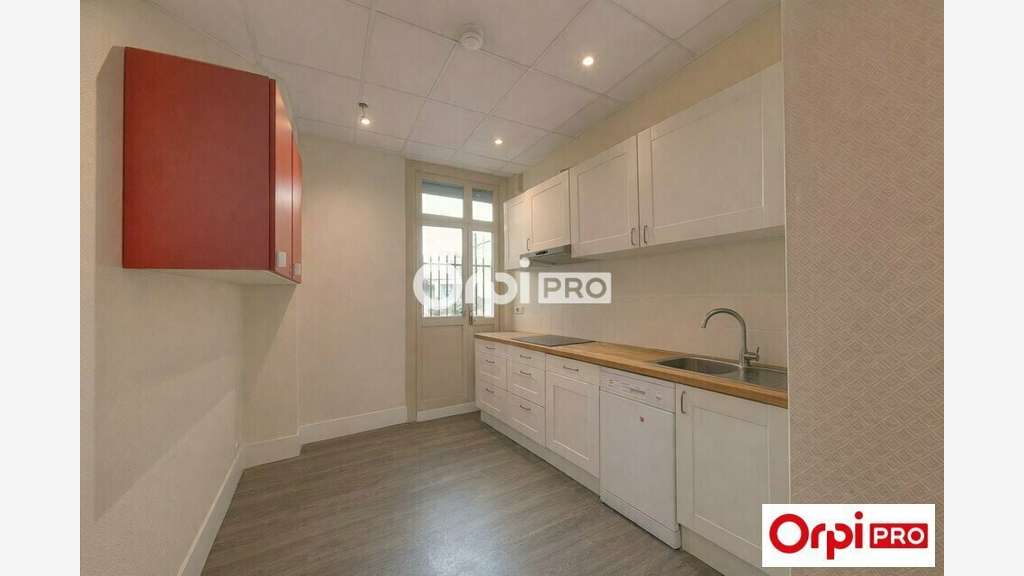 A louer local professionnel 127m² à Lille (59000)