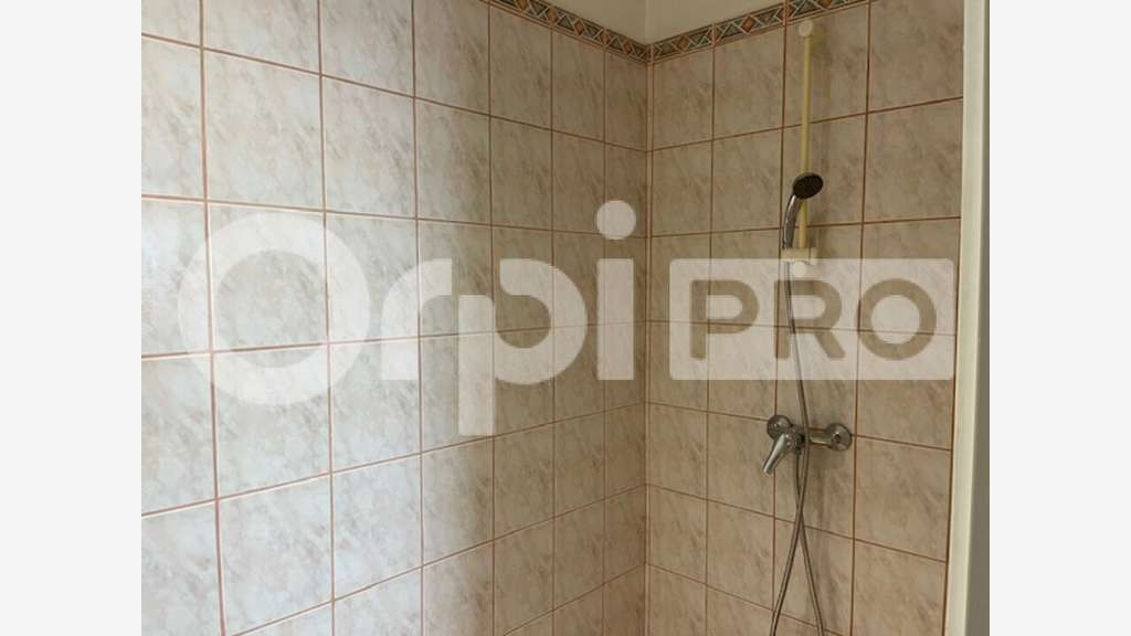 Local professionnel 16m² à louer à Limoges