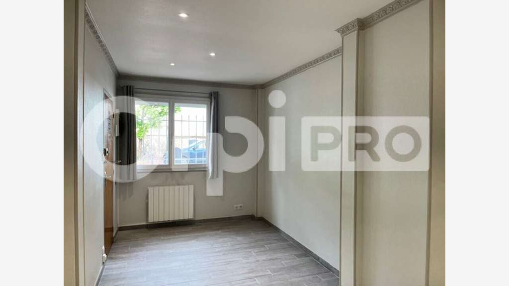 Local professionnel 16m² à louer à Limoges