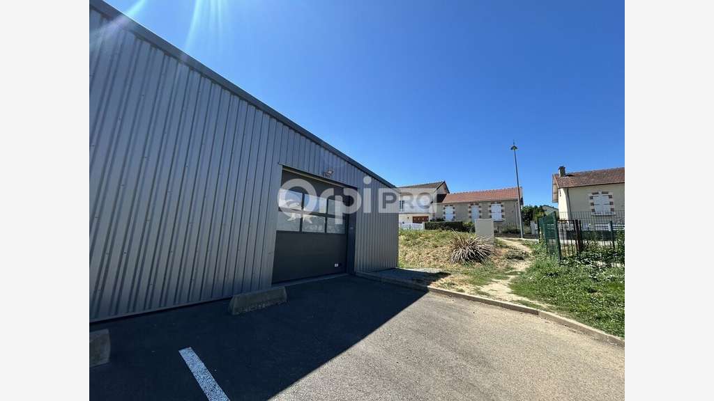 Local d'activité récent 235m² à louer à Limoges