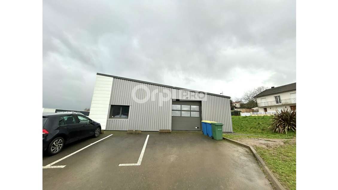 Local d'activité récent 235m² à louer à Limoges 