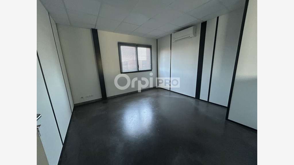 Local d'activité récent 235m² à louer à Limoges