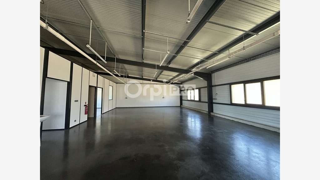 Local d'activité récent 235m² à louer à Limoges