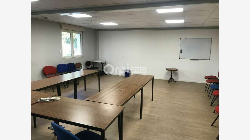 A louer local d'activités de 970m² Sud Limoges