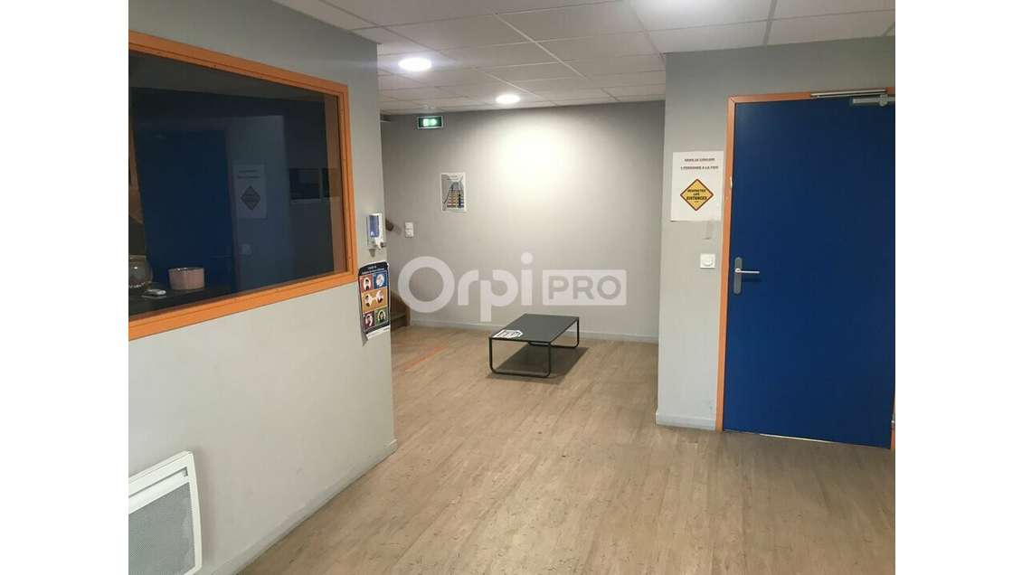 A louer local d'activités de 1970m² Sud Limoges