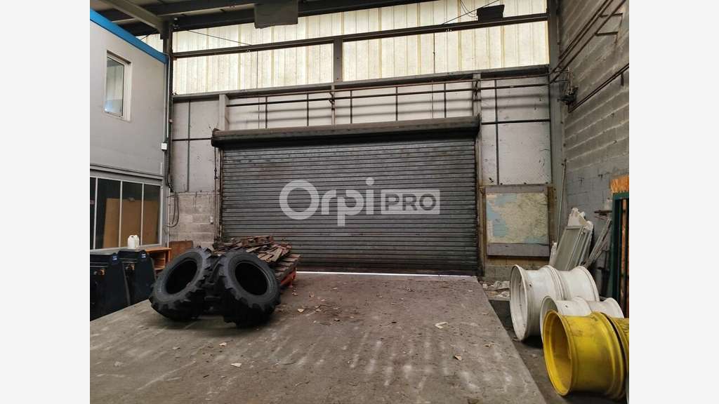 A louer local d'activités de 1970m² Sud Limoges