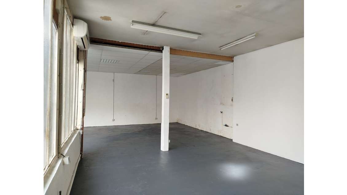 Locaux artisanaux de 135 m² à LIMOGES !