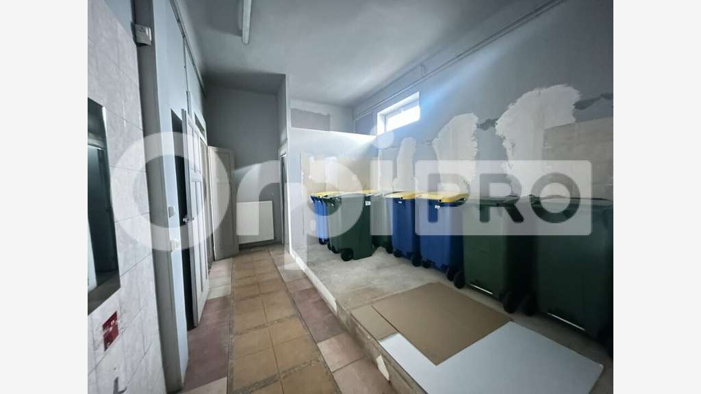 Local professionnel de 250m² à louer à Limoges Sud