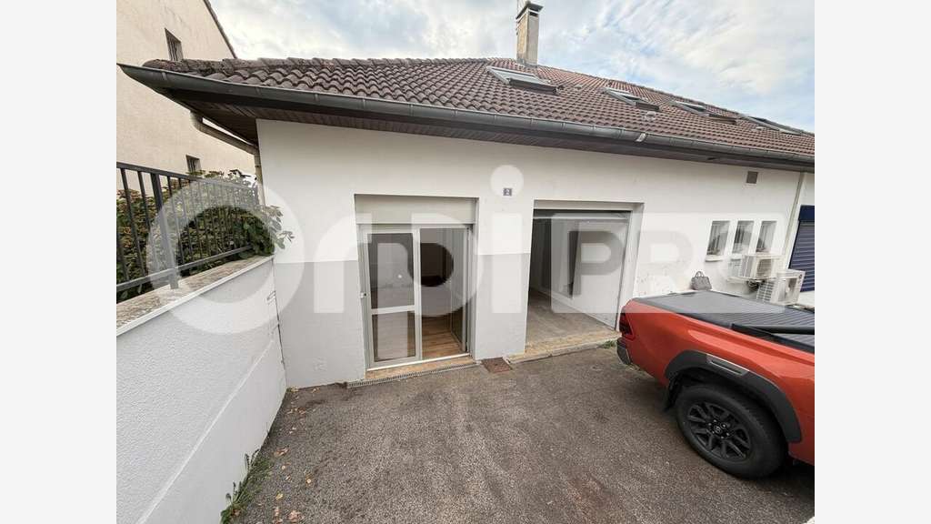 Local Professionnel de 95m2 à louer