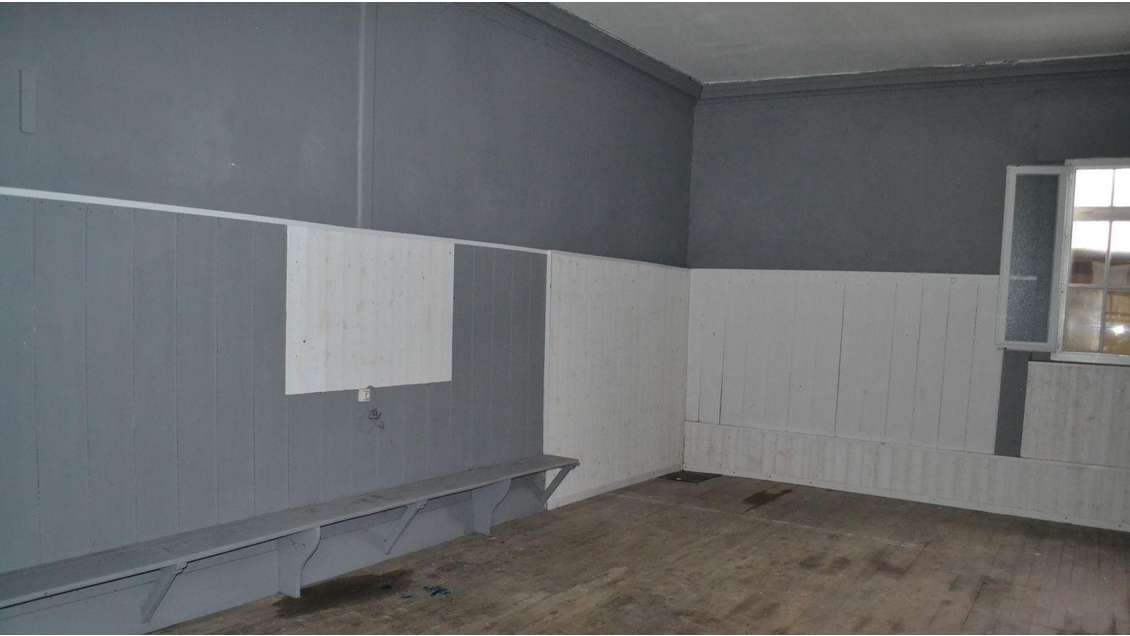 Location local stockage 70m² centre ville Limours