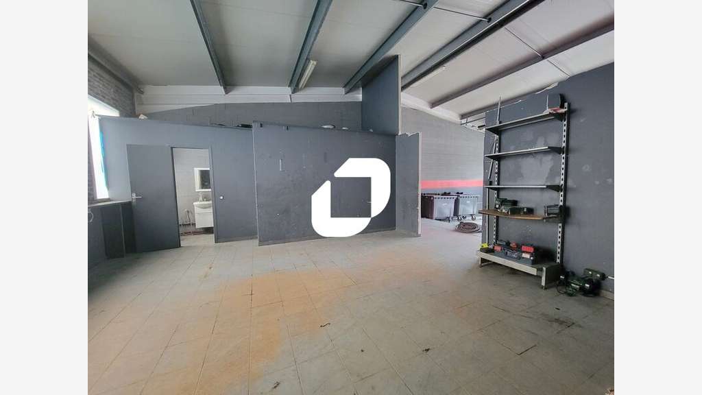 A louer Local d'activité 105m² Linas
