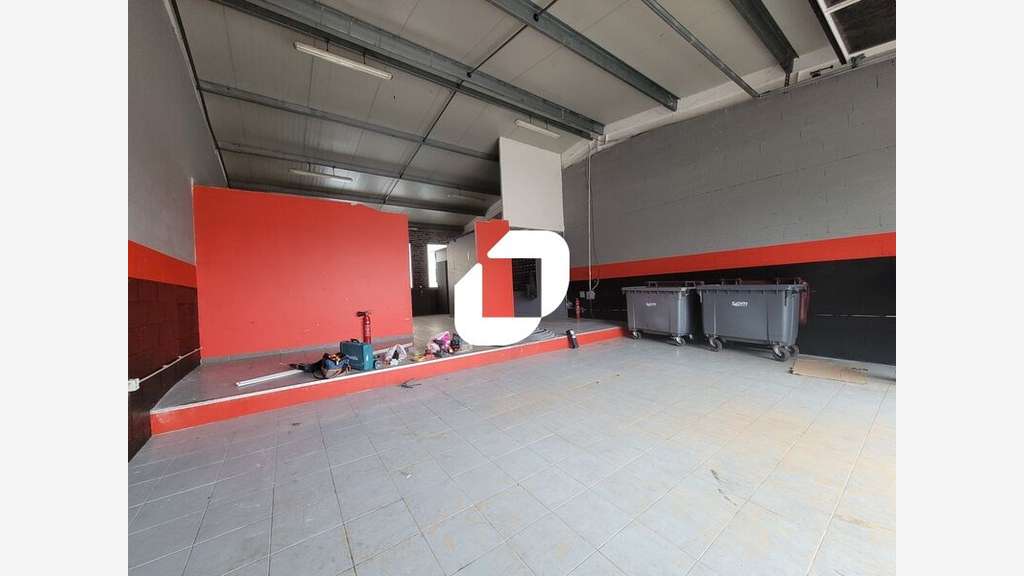 A louer Local d'activité 105m² Linas