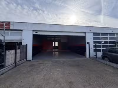 Local d'activité de 105m² à louer à Linas