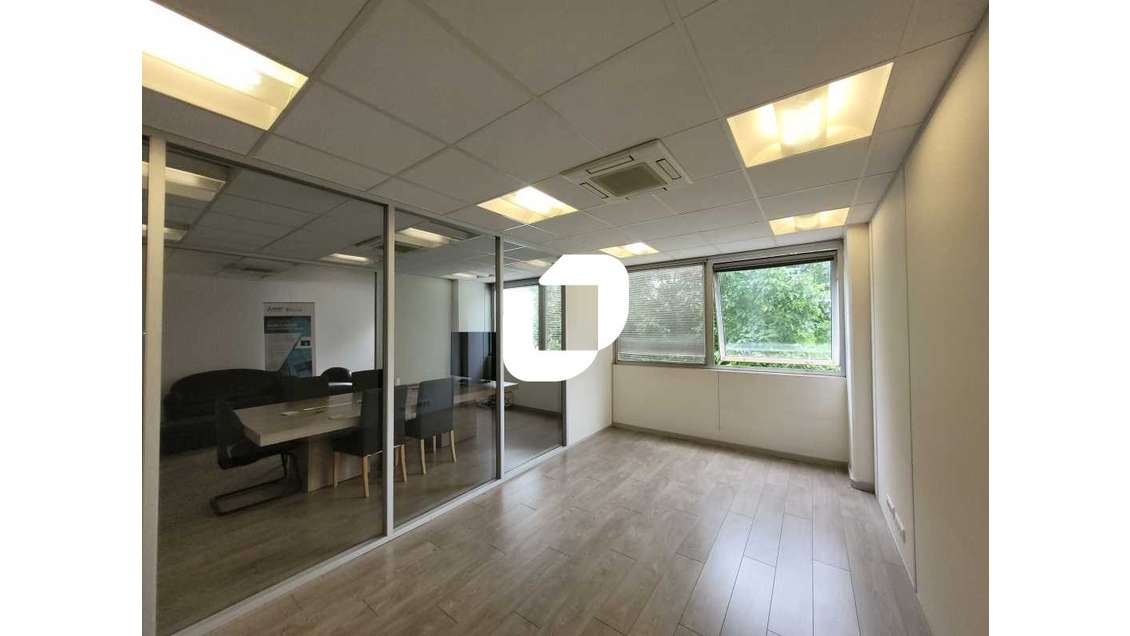 A louer Local d'activité 1428m² Lisses