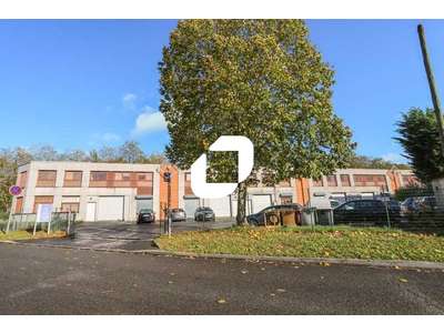 Location Locaux d'activités - Entrepôts à Lisses