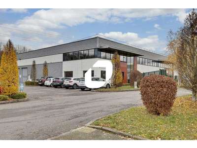 Location Locaux d'activités - Entrepôts à Lisses