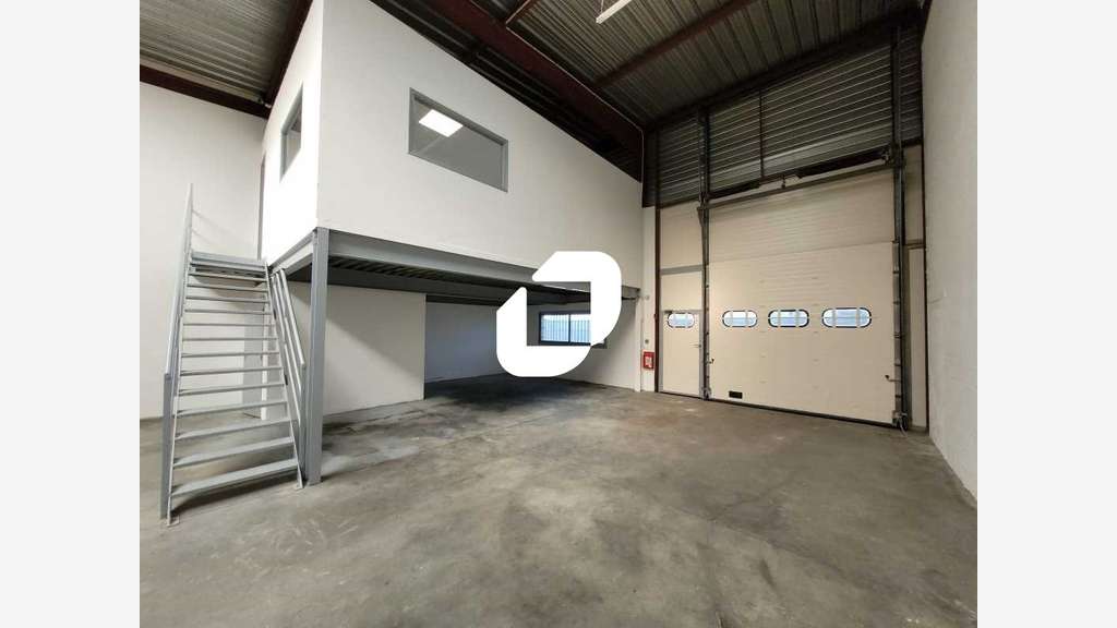 A louer Local d'activité 226m² Lisses