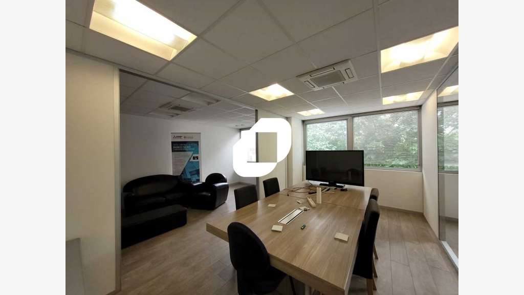 A louer Local d'activité 1428m² Lisses