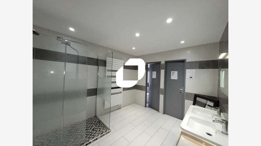 A louer Local d'activité 1428m² Lisses