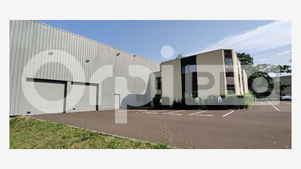 A louer - local d'activités 4542 m² - Lisses