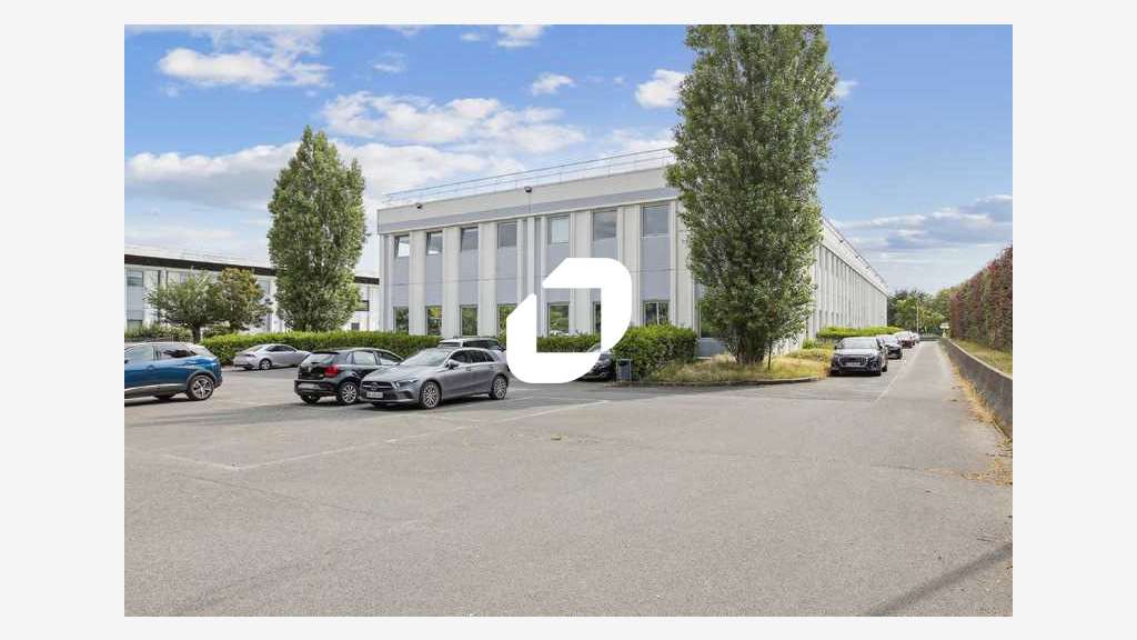 A louer Local d'activité 673m² Lisses