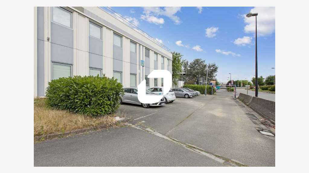 A louer Local d'activité 673m² Lisses