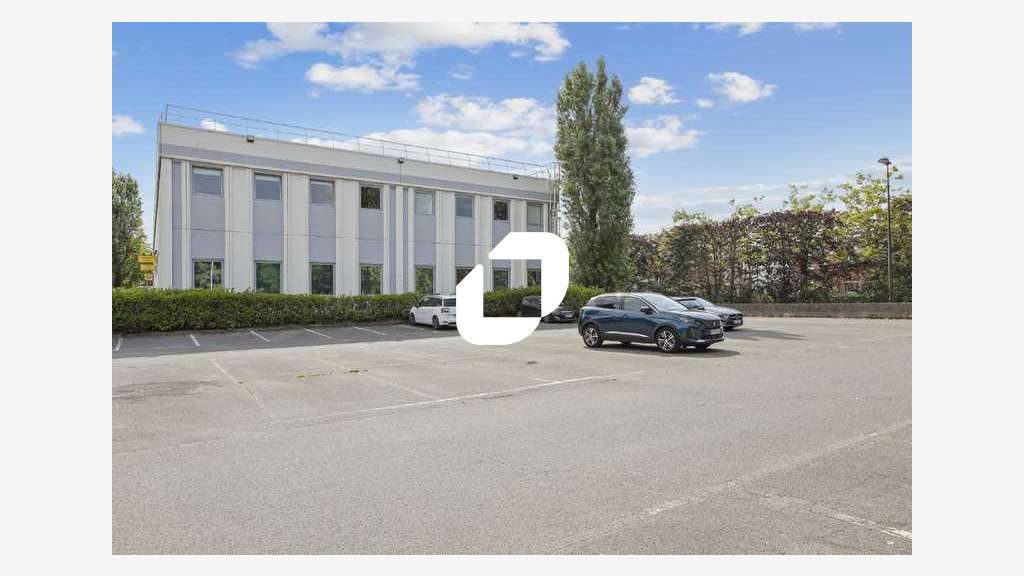 A louer Local d'activité 673m² Lisses