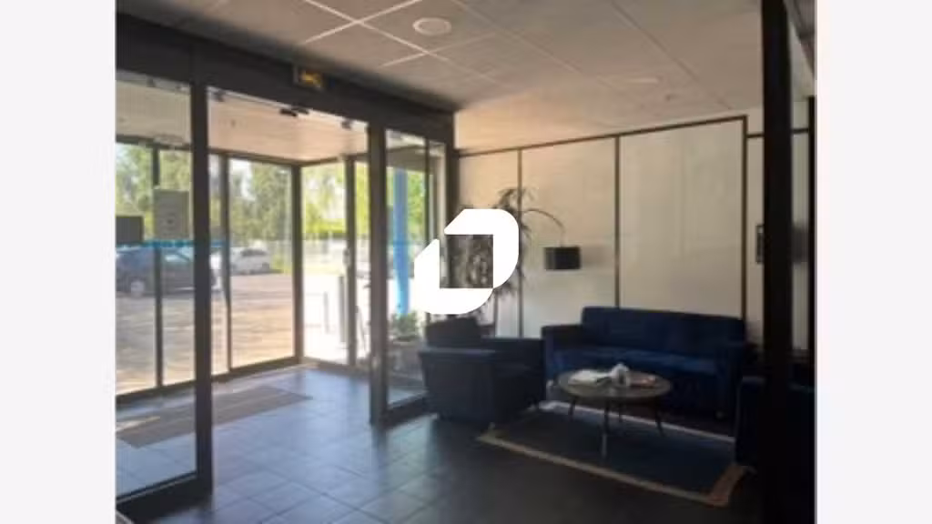 A louer Local d'activité 7160m² Lisses