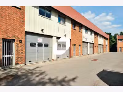 A louer Local d'activité 140m² Lisses