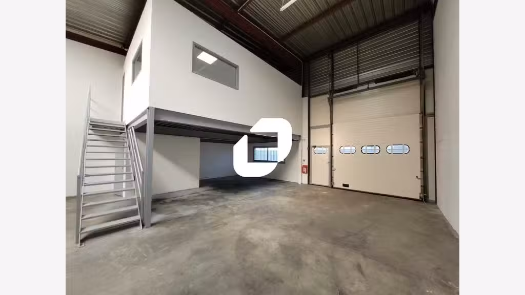A louer Local d'activité 226m² Lisses